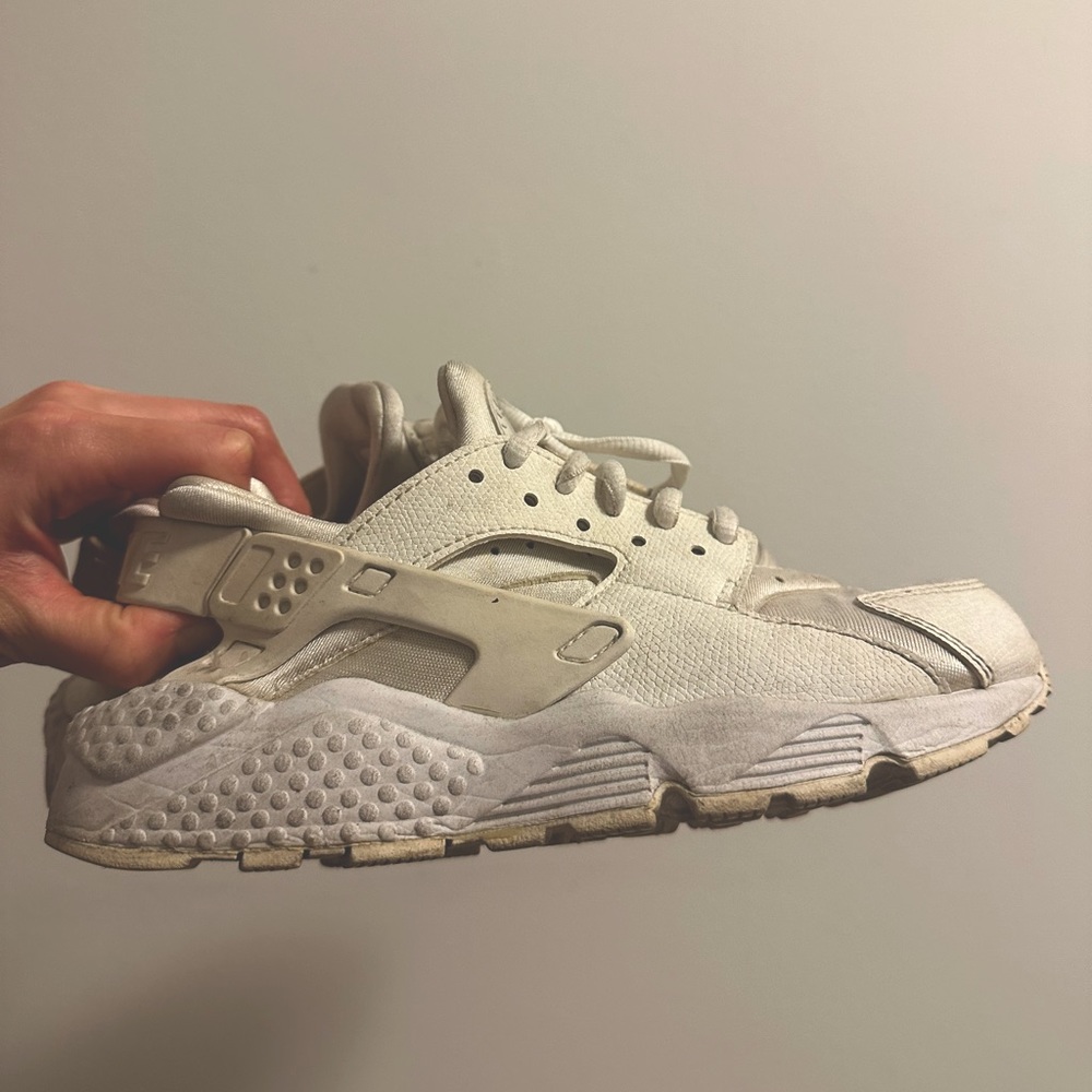 White Nike huaraches